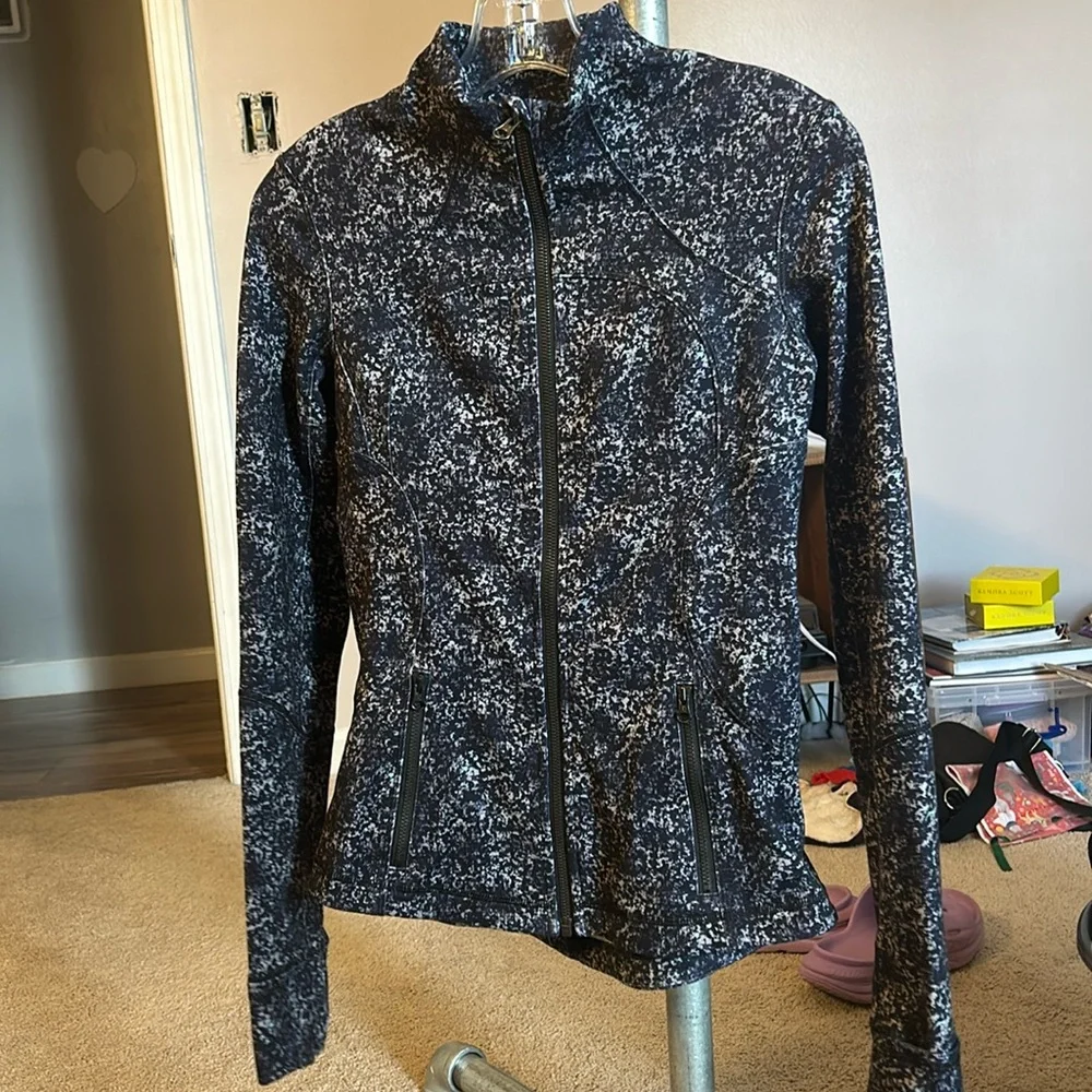 Lululemon Define Jacket - Picture 1 of 6
